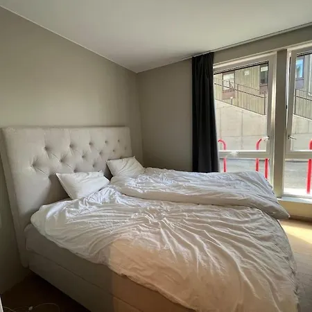 2-bedroom Apt - Modern In Ost Διαμέρισμα *